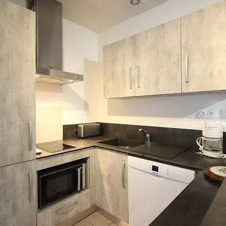F3 Avec Wifi, A 50m Des Thermes, 6 Couchages Apartment *