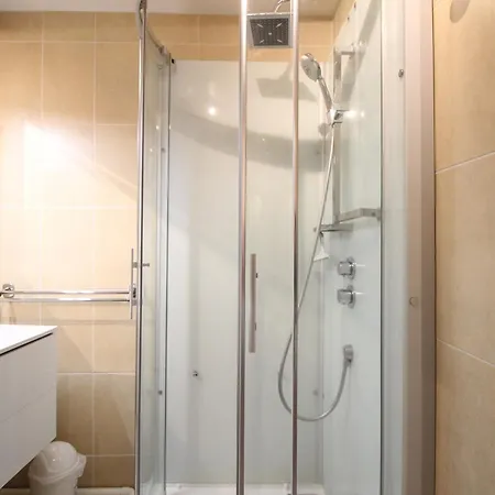F3 Avec Wifi, A 50m Des Thermes, 6 Couchages Apartment *