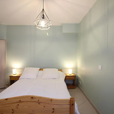 F3 Avec Wifi, A 50m Des Thermes, 6 Couchages Apartment